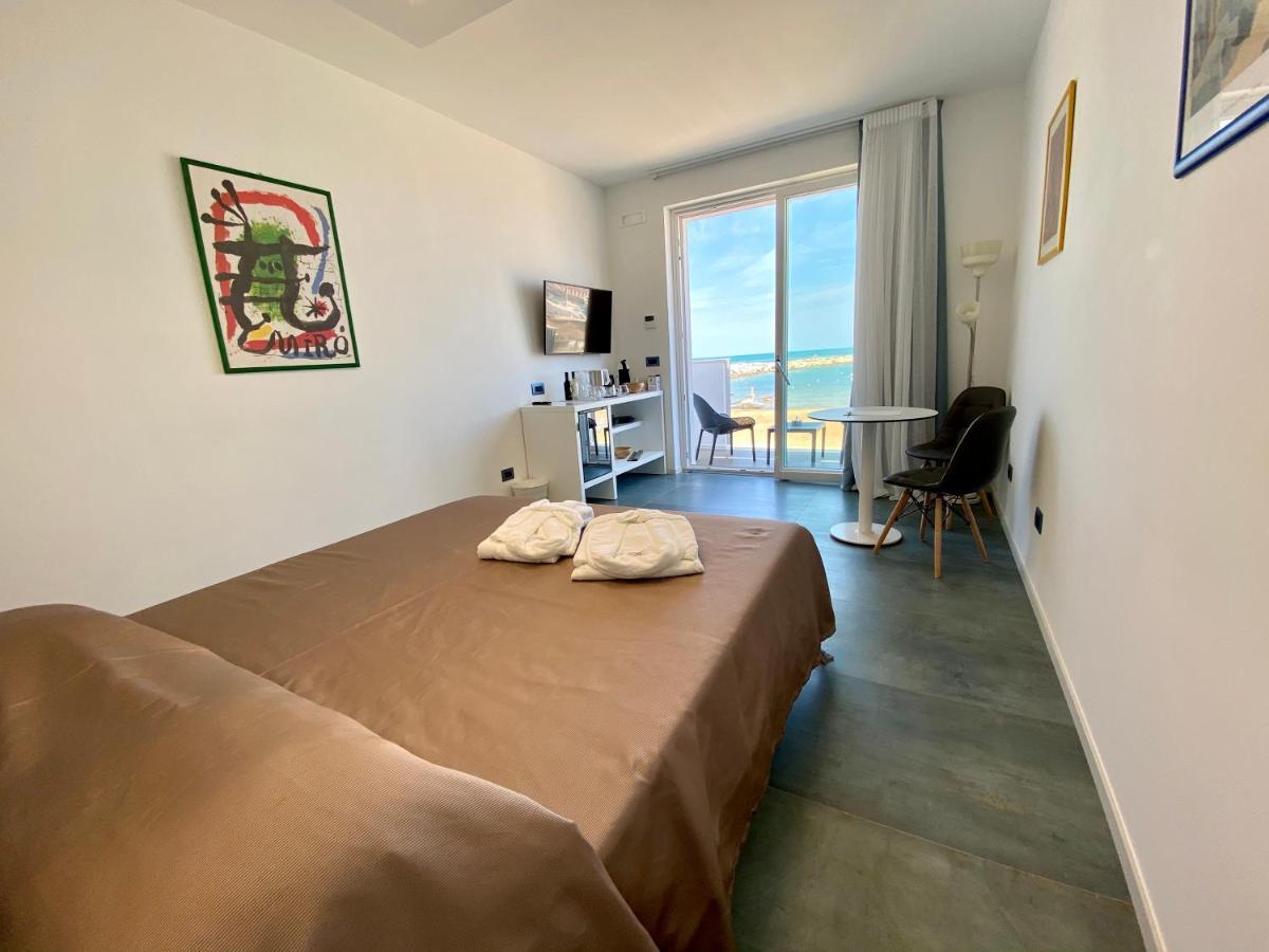 Marina Bay Suites Peschici Eksteriør billede